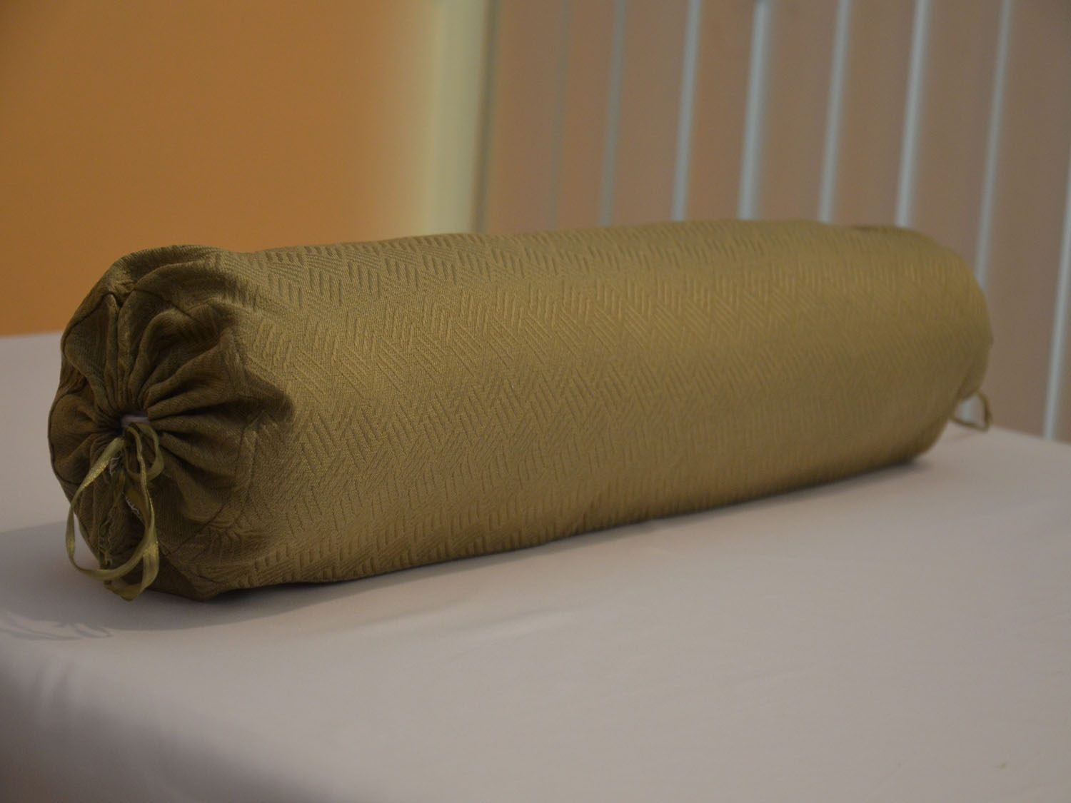 Cojín cilíndrico grande con funda SIECR